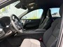 Volvo XC60 2.0 T6 Plug-in hybrid AWD Essential | Gratis Trekhaak | Extra getint glas | Driver Assist | Climate line | 19" | All Season Banden | Charcoal Hemelbekleding | Park Assist Voor en Achter |