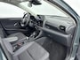 Toyota Yaris 1.5 Hybrid 115 Dynamic | Apple Carplay / Android Auto | Dodehoek detectie | Parkeersensoren voor/achter | Stoel-/stuurverwarming | Adaptive Cruise | Clima | Keyless | Camera | 16 inch