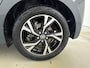 Toyota Yaris 1.5 Hybrid 115 Dynamic | Apple Carplay / Android Auto | Dodehoek detectie | Parkeersensoren voor/achter | Stoel-/stuurverwarming | Adaptive Cruise | Clima | Keyless | Camera | 16 inch