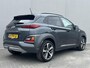 Hyundai Kona 1.0T Premium / Trekhaak (1.200KG) / Cruise Control / Stuur-, Stoelverwarming / Apple Carplay&Android Auto / Navigatie / Airco / Sportief Interieur /