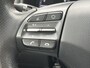 Hyundai Kona 1.0T Premium / Trekhaak (1.200KG) / Cruise Control / Stuur-, Stoelverwarming / Apple Carplay&Android Auto / Navigatie / Airco / Sportief Interieur /