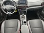 Hyundai Kona 1.0T Premium / Trekhaak (1.200KG) / Cruise Control / Stuur-, Stoelverwarming / Apple Carplay&Android Auto / Navigatie / Airco / Sportief Interieur /