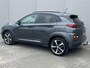 Hyundai Kona 1.0T Premium / Trekhaak (1.200KG) / Cruise Control / Stuur-, Stoelverwarming / Apple Carplay&Android Auto / Navigatie / Airco / Sportief Interieur /
