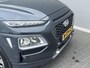 Hyundai Kona 1.0T Premium / Trekhaak (1.200KG) / Cruise Control / Stuur-, Stoelverwarming / Apple Carplay&Android Auto / Navigatie / Airco / Sportief Interieur /