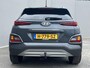 Hyundai Kona 1.0T Premium / Trekhaak (1.200KG) / Cruise Control / Stuur-, Stoelverwarming / Apple Carplay&Android Auto / Navigatie / Airco / Sportief Interieur /