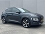 Hyundai Kona 1.0T Premium / Trekhaak (1.200KG) / Cruise Control / Stuur-, Stoelverwarming / Apple Carplay&Android Auto / Navigatie / Airco / Sportief Interieur /