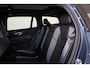Volvo V60 T8 Plug-in hybrid AWD Plus Dark Performance Edit. - Panorama/schuifdak - IntelliSafe Assist & Surround - 360º Camera - Head-up Display - Harman/Kardon audio - Elektrisch verstel. voorstoelen met geheugen - Verwarmbare voorstoelen voor achter & stuurwiel - Contourstoelen - 18' wielen