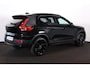 Volvo XC40 B4 Plus Black Edition - Panoramisch schuif-/kanteldak - Elektr. verstelbare voorstoelen, links met geheugen - IntelliSafe Assist & Surround - Harman Kardon audio - Verwarmde voorstoelen & stuur - Parkeersensoren voor & achter - Parkeercamera achter - Draadloze tel. lader - Extra getint glas - 20' LMV - Google Maps geïntegreerd - Apple®CarPlay