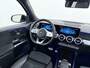 Mercedes-Benz GLB 200 AMG Premium Plus | Panorama - Schuifdak | Trekhaak | Memory Seats | Multibeam LED Koplampen | Sfeerverlichting | DAB+ Radio | Stoelverwarming Voor | Achteruitrij Camera