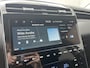 Hyundai Tucson 1.6 T-GDI HEV Comfort / Trekhaak (1.650KG) / Adaptief Cruise Control / Stoelverwarming / Led Lampen / Achteruitrijcamera / Parkeer Sensoren Voor & Achter / Apple Carplay&Android Auto / Navigatie /