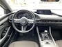 Mazda 3 2.0 e-SkyActiv-G M Hybrid 122 Comfort , Trekhaak, Stuur/Stoelverwarming, Camera, Adap.Cruise, Apple Carplay, Android Auto, LMV 18 Inch, HUD, BSM, PDC, LKA,