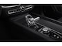 Volvo XC60 2.0 T8 Plug-in hybrid AWD Ultra Black Edition Executive | Luchtvering | 22" | Gelamineerd Glas | Bowers & Wilkins | Stoelmassage & Ventilatie | Stoel & Stuurverwarming | 360 Camera | Pilot Assist | BLIS |