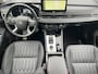 Mitsubishi Outlander 2.4 PHEV Instyle / 8 jaar Fabrieksgarantie / Trekhaak (1.600KG) / Panoramadak / Elektr. Voorstoelen Met Geheugen / Stoel Verwarming Voor & Achter / Stuur & Voorruit Verwarming / Elektr. Achterklep / Apple Carplay & Android Auto / Navigatie / Airco / Dodehoek Detectie /