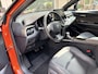 Toyota C-HR / C-HR+ 2.0 Hybrid Launch Edition 32.000 K.M. Two Tone/Lederen bekl./Cruise contr. adapt./Dode hoek detect./Elektr. verstb. stoel/Autom. airco/JBL Audio Premium/Verw. inklpb. buitensp./Navigatie full Map/ Keyless entry+Start/LM 18 Inch