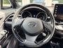Toyota C-HR / C-HR+ 2.0 Hybrid Launch Edition 32.000 K.M. Two Tone/Lederen bekl./Cruise contr. adapt./Dode hoek detect./Elektr. verstb. stoel/Autom. airco/JBL Audio Premium/Verw. inklpb. buitensp./Navigatie full Map/ Keyless entry+Start/LM 18 Inch