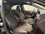 Mercedes-Benz A-klasse 160 AMG Night Edition Org.NL! / Facelift / Camera / LED / Leder/Alcantara / Cruise / Navigatie / 18'' LMV