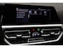 BMW 3-Serie 320d xDrive High Executive 2020 | M-Pakket | Cruise Control | Achteruitrij Camera | Stuurwiel Bediening | Apple/Android Carplay | Navigatie | Airco Seperaat | 2 Sleutels | Keyless