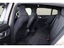Volvo EC40 Extended Range Ultra 82 kWh - Panoramadak - IntelliSafe Assist & Surround - 360º Camera - Harman/Kardon audio - Verwarmde voorstoelen, stuur & achterbank - Parkeersensoren voor & achter - Elektr. bedienb. voorstoelen met geheugen links - Warmtepomp - Extra getint glas - Inklapbare trekhaak - 19' LMV