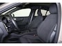 Volvo EC40 Extended Range Ultra 82 kWh - Panoramadak - IntelliSafe Assist & Surround - 360º Camera - Harman/Kardon audio - Verwarmde voorstoelen, stuur & achterbank - Parkeersensoren voor & achter - Elektr. bedienb. voorstoelen met geheugen links - Warmtepomp - Extra getint glas - Inklapbare trekhaak - 19' LMV