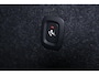 Volvo EC40 Extended Range Ultra 82 kWh - Panoramadak - IntelliSafe Assist & Surround - 360º Camera - Harman/Kardon audio - Verwarmde voorstoelen, stuur & achterbank - Parkeersensoren voor & achter - Elektr. bedienb. voorstoelen met geheugen links - Warmtepomp - Extra getint glas - Inklapbare trekhaak - 19' LMV