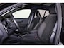 Volvo EX40 Performance Ultra Black Edition 82 kWh - Panorama/schuifdak - 360º Camera - Harman/Kardon audio - Verwarmde voorstoelen, stuur & achterbank - Parkeersensoren voor & achter - Elektr. bedienb. voorstoelen met geheugen links - Draadloze tel. lader - Warmtepomp - Extra getint glas - Inklapbare trekhaak - 20' LMV