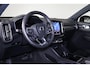 Volvo EX40 Performance Ultra Black Edition 82 kWh - Panorama/schuifdak - 360º Camera - Harman/Kardon audio - Verwarmde voorstoelen, stuur & achterbank - Parkeersensoren voor & achter - Elektr. bedienb. voorstoelen met geheugen links - Draadloze tel. lader - Warmtepomp - Extra getint glas - Inklapbare trekhaak - 20' LMV