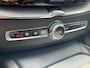 Volvo XC60 2.0 T6 Plug-in hybrid AWD Plus Bright Panorama Leer inscription stoelen