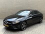 Mercedes-Benz A-klasse 250 e 218pk | Half leder | Sfeerverlichting | Navigatie | Apple CarPlay | Camera | Sportstoelen | Stoelverwarming | 18 inch velgen | Cruise control | Rijstrooksensor | DAB | Volledig dealeronderhouden