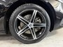 Mercedes-Benz A-klasse 250 e 218pk | Half leder | Sfeerverlichting | Navigatie | Apple CarPlay | Camera | Sportstoelen | Stoelverwarming | 18 inch velgen | Cruise control | Rijstrooksensor | DAB | Volledig dealeronderhouden