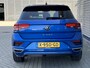Volkswagen T-Roc 1.5 TSI R-Line / Digitaal dashboard / Pano / Trekhaak / Camera / Parkeersensoren V+A / App connect /