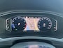 Volkswagen T-Roc 1.5 TSI R-Line / Digitaal dashboard / Pano / Trekhaak / Camera / Parkeersensoren V+A / App connect /
