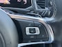 Volkswagen T-Roc 1.5 TSI R-Line / Digitaal dashboard / Pano / Trekhaak / Camera / Parkeersensoren V+A / App connect /