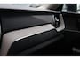 Volvo XC60 T6 Recharge AWD Plus Bright | Long Range | Stoelverwarming | Trekhaak | Leder | Panoramadak | Pilot Assist | Keyless