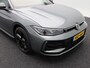 Volkswagen Passat Variant 1.5 eHybrid 272 Pk Automaat R-Line Business | Stoel/Stuurverwarming | Head Up | Matrix LED | Panorama dak | 360° Camera | Massage | Trekhaak | 18 Inch | 29.438 Km !!