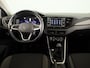 Volkswagen Polo 1.0 TSI Life 95 pk | Navigatie via App | Panoramadak | 17" LM velgen | Parkeersensoren | Adaptieve cruise control | LED koplampen | Stoelverwarming |