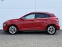 Hyundai Kona Electric EV Premium 64 kWh / SOH 100% / Trekhaak ( 300 kg ) / Achterbank verwarmd / Voorstoelen verwarmd en gekoeld /
