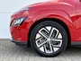 Hyundai Kona Electric EV Premium 64 kWh / SOH 100% / Trekhaak ( 300 kg ) / Achterbank verwarmd / Voorstoelen verwarmd en gekoeld /