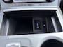 Hyundai Kona Electric EV Premium 64 kWh / SOH 100% / Trekhaak ( 300 kg ) / Achterbank verwarmd / Voorstoelen verwarmd en gekoeld /