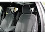 Volvo EX40 Single Motor Extended Range Ultra Europa 82 kWh 20-Inch 5-Spaaks Black Diamond Cut lichtmetalen velgen | Extra getint glas achter | Spatlappen achter | Google navigatie | Visual Park Assist | Adaptieve Cruise Control | BLIS | Panoramadak