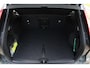 Volvo EX40 Single Motor Extended Range Ultra Europa 82 kWh 20-Inch 5-Spaaks Black Diamond Cut lichtmetalen velgen | Extra getint glas achter | Spatlappen achter | Google navigatie | Visual Park Assist | Adaptieve Cruise Control | BLIS | Panoramadak