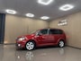 Volkswagen Touran 1.2 TSI Highline BlueMotion * 7 Persoons / Panoramadak / Trekhaak / Navigatie *
