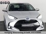 Toyota Yaris 1.5 HYBRID DYNAMIC SILVERLINE GARANTIE TOT 9-2031 CARPLAY NAVIGATIE .CAMERA. ADAPTIEVE CRUISE CONTROL . APPLE CARPLAY & ANDRIOD AUTO .