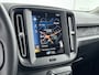 Volvo XC40 T2 A/T Momentum Core | 17" | Navigatie | Parkeercamera | Trekhaak | Parkeersensoren V+A | Cruise Control | Climate Control