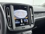 Volvo XC40 T2 A/T Momentum Core | 17" | Navigatie | Parkeercamera | Trekhaak | Parkeersensoren V+A | Cruise Control | Climate Control