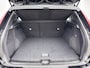Volvo XC40 T2 A/T Momentum Core | 17" | Navigatie | Parkeercamera | Trekhaak | Parkeersensoren V+A | Cruise Control | Climate Control