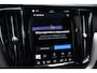 Volvo XC60 2.0 T6 Plug-in hybrid AWD Plus Dark SOH 97% / Trekhaak / Panoramadak / Harman Kardon