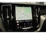 Volvo XC60 2.0 T6 Plug-in hybrid AWD Plus Dark SOH 97% / Trekhaak / Panoramadak / Harman Kardon