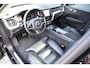 Volvo XC60 2.0 T6 Plug-in hybrid AWD Plus Dark SOH 97% / Trekhaak / Panoramadak / Harman Kardon