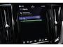 Volvo XC60 2.0 T6 Plug-in hybrid AWD Plus Dark SOH 97% / Trekhaak / Panoramadak / Harman Kardon