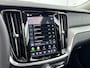Volvo V60 T8 Ultra Dark | 18" | Trekhaak | Harman Kardon | Elektr. verst. Stoelen | Head-Up | Panoramadak | Full LED | Leder Dashboard
